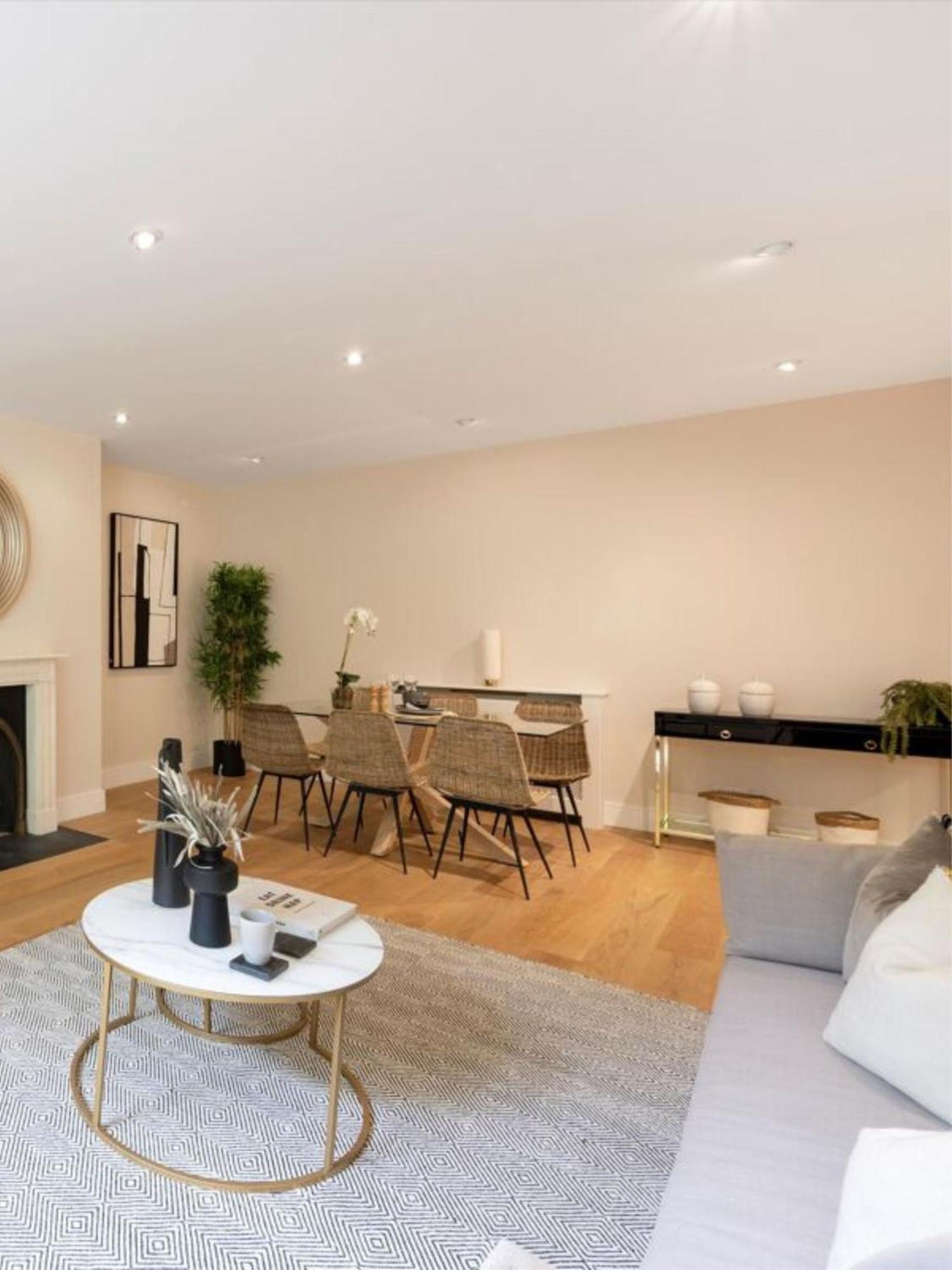 Henry Apartment